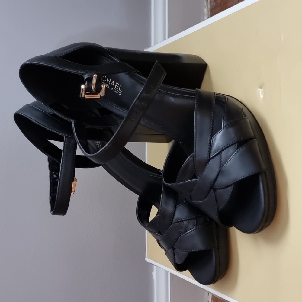 Michael Kors Annaliese Platforms 6.5M Black - Picture 2 of 4